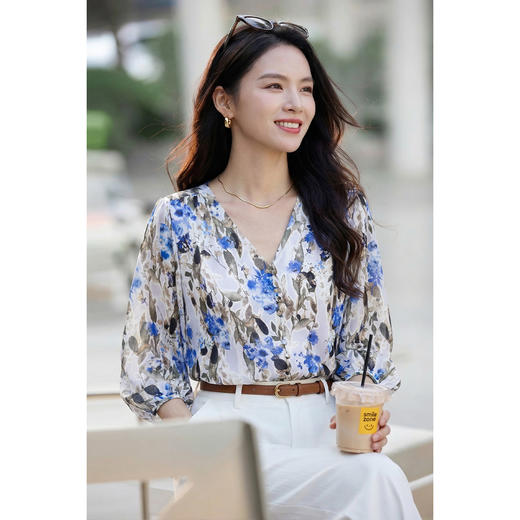 米思阳2026夏季法式优雅印花衬衫V领宽松袖直筒衬衣女4277 商品图1