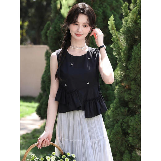 鹿向南【0328/20:00新品前1小时5折限量100件】黑色吊带背心上衣 商品图0