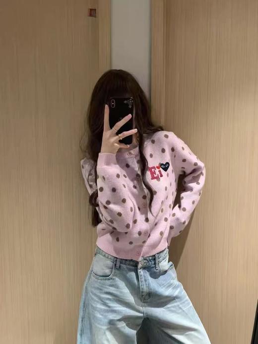 F032573复古俏皮日常通勤宽松休闲圆领单排扣针织开衫 商品图13