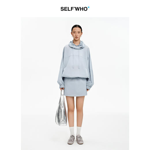 SELFWHO醋酸混纺户外A字短裙女2026夏季新款简约通勤松紧腰半身裙 商品图4