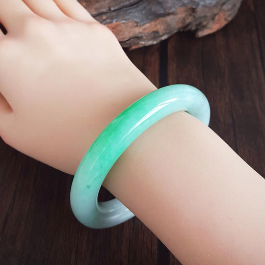 【天然正品】A货翡翠天然精品圆条细腻糯种飘辣阳绿57.5号翡翠手镯（有纹）57.5号（皆取最大值）190326HS26 商品图8