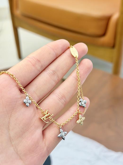 毒家！52条，LV Gram  Monogram Charm 多元素手链 圆形吊饰手链 商品图5
