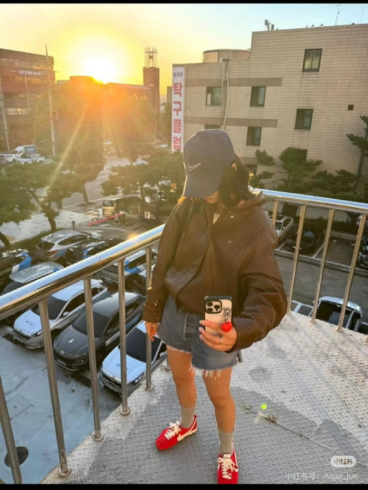 325-1绝杀地板价 情侣款 复古系带薄底运动鞋 德训鞋 偏小一码 轻便舒适美貌 商品图4