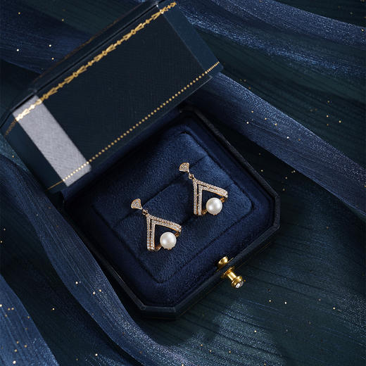 子佩集【‌流萤舞裙】银S925珍珠惜王妃耳钉【YE0405】6.5mm珠镀金三角银杏叶2601 商品图1