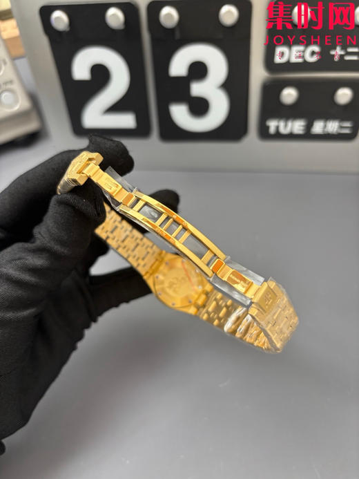 AP爱彼皇家橡树23mm霜金款67630 皇家橡树霜金迷你款 女士腕表 表径23mm 小巧亦磅礴 张韶涵同款 商品图7