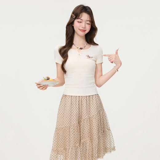 西遇圆领蝴蝶结小马图案上衣女2026年夏季新款修身版型短袖T恤SS060246 商品图0