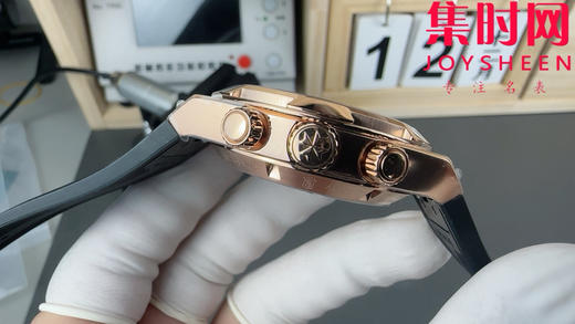 江诗丹顿 Overseas 8F纵横四海计时系列5500V 5520V 男士腕表 表径42.5mm 升级版V3版 搭载7750改Cal.5200自动上链机械机芯 商品图3
