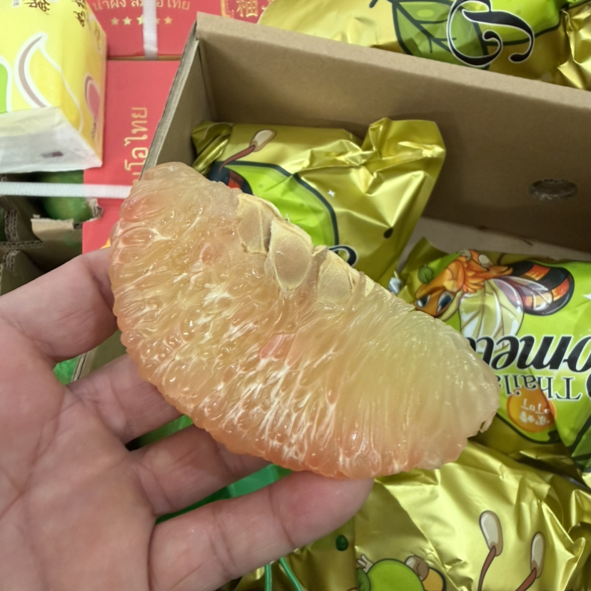 越南翡翠金柚 小蜜蜂品牌 29.8/2个 约1.5斤一个