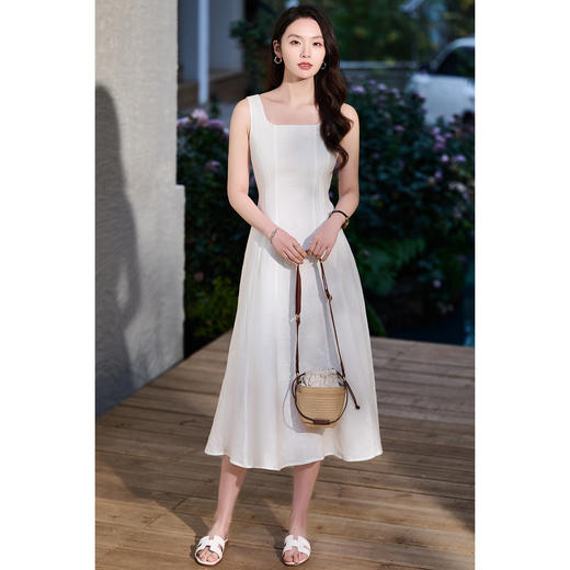 呼吸感亚麻裙 夏日的舒适感真的很重要！米思阳2026春夏新款法式方领吊带连衣裙女收腰气质小个子高腰内搭长裙6141 商品图5
