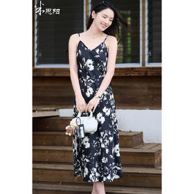 水墨繁花晕染 米思阳2026春夏新款优雅气质印花连衣裙v领女神范吊带裙女1827/1078