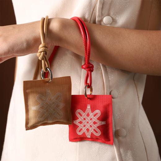 芬缘FUMARE吉结系列车载香薰挂件出风口夹两用香氛沉香衣柜香挂 商品图4