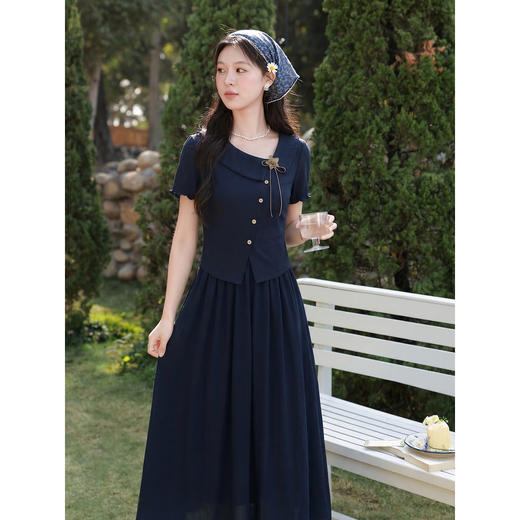 鹿向南【0328/20:00新品前一小时7折】藏蓝色连衣裙 商品图0