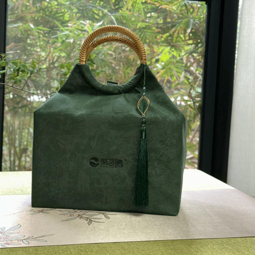 春茶上市｜【芳华·保靖黄金茶】明前特级，素以“高氨基酸、高茶多酚、高叶绿素、高水浸出物质”和“香、绿、爽、醇”四高四绝品质特点闻名遐迩，一两黄金一两茶，馈赠自饮佳品，净重：250g*2罐*1提布包 商品图5