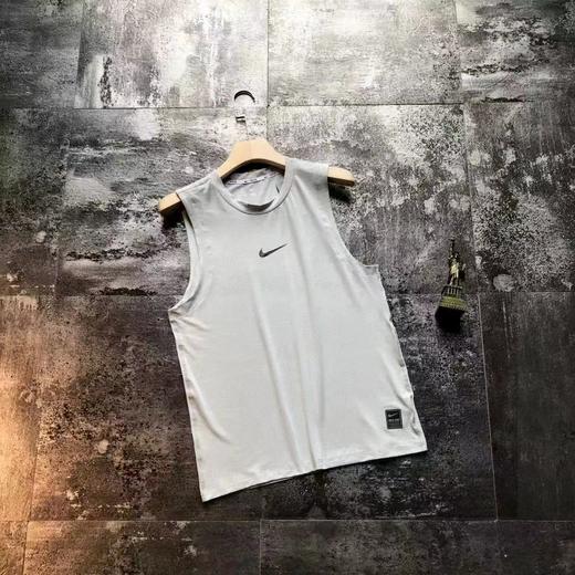 F032511男士夏款新款圆领立体剪裁休闲运动篮球无袖背心 商品图1