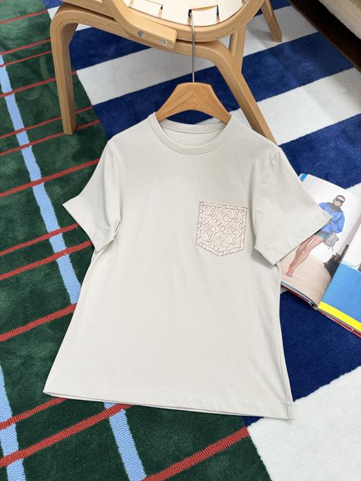 驴家 26年春夏新品爆款米色口袋T恤 商品图10