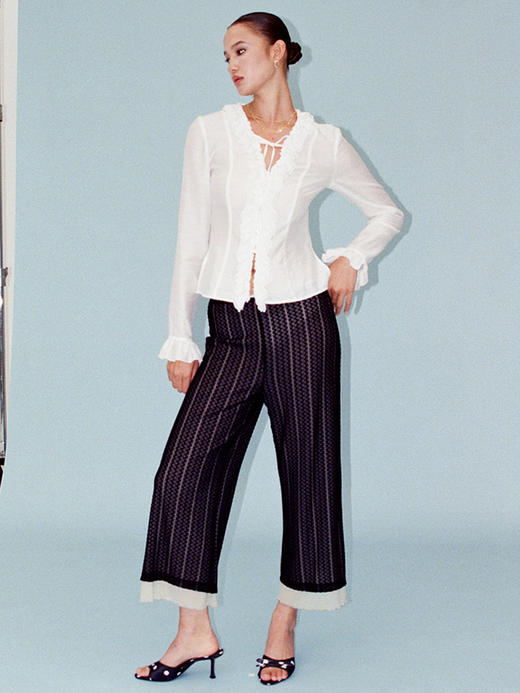 TR她热 南法假日 黑色蕾丝拼接撞色双层镂空复古花边度假感休闲裤 商品图4