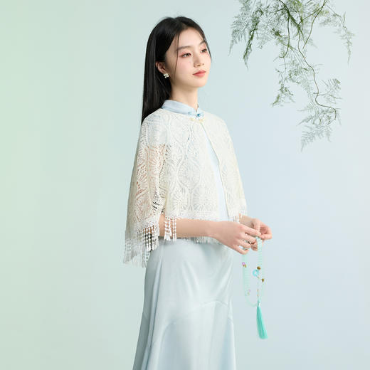三彩2026新款国风流苏蕾丝小披肩复古温柔镂空外搭遮阳茶会氛围感 商品图1
