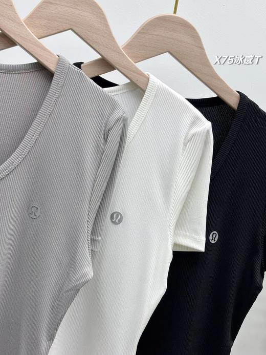 F032570一包3件装春夏新款女士三色冰感大U领燕尾短袖T恤 商品图3