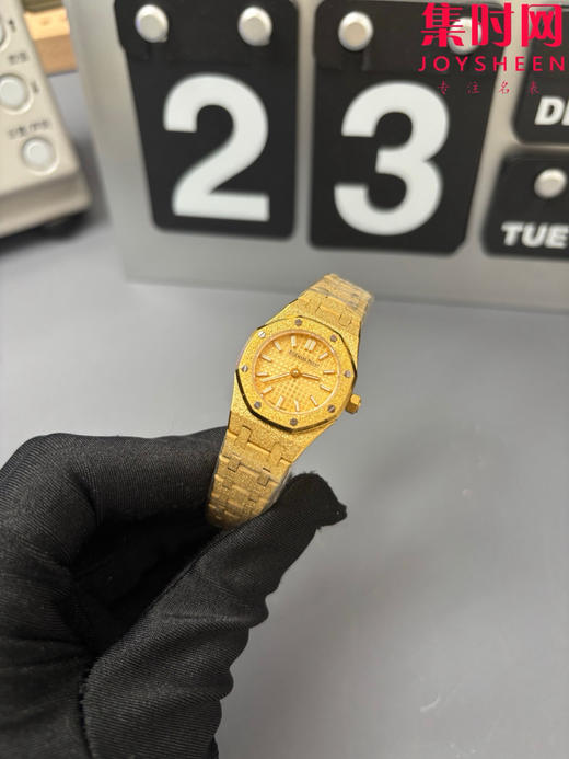 AP爱彼皇家橡树23mm霜金款67630 皇家橡树霜金迷你款 女士腕表 表径23mm 小巧亦磅礴 张韶涵同款 商品图0