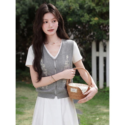 鹿向南【0328/20:00新品前一小时7折】灰色T恤 商品图0