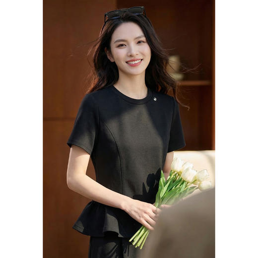 【预售7天】香颂小花蕾T恤 米思阳2026春夏新款荷叶边短袖T恤女打底衫内搭鱼骨修身设计感小众上衣白1114/1155 商品图1