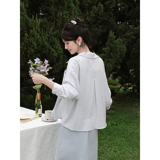 鹿向南「糖霜冰岛」蓝色宽松休闲防晒衬衫女装春夏季长袖外搭上衣 商品图3