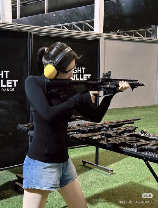 一店d 之前𝐥𝐮 𝐃𝐞𝐟𝐢𝐧𝐞连帽款没抢到的速度来，每个女人都抵挡不了它带来的身材魅力 更纯欲！更休闲
它的神奇之处就在于它把你本身的体型线条塑造的更好 全新配色更诱惑 商品图3