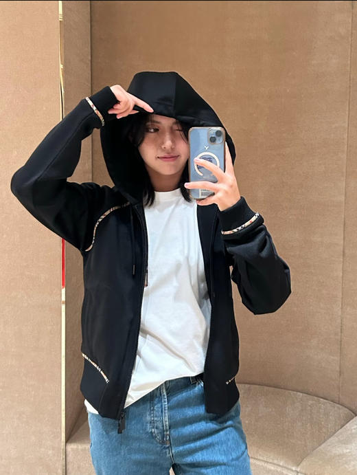 巴宝莉  全新系列拉链连帽衫 商品图1