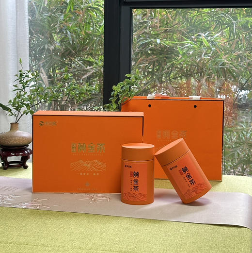春茶上市｜保靖黄金茶1号（明前精品）开园头采 形美色绿味醇鲜甜爽嫩满满氨基酸和甜玉米香以及带有鲜美土鸡汤味儿～聚茗缘牌黄金茶，值得全国茶友信赖和喜欢。轻奢锡罐礼盒装，净含量100g（50g*2罐） 商品图4
