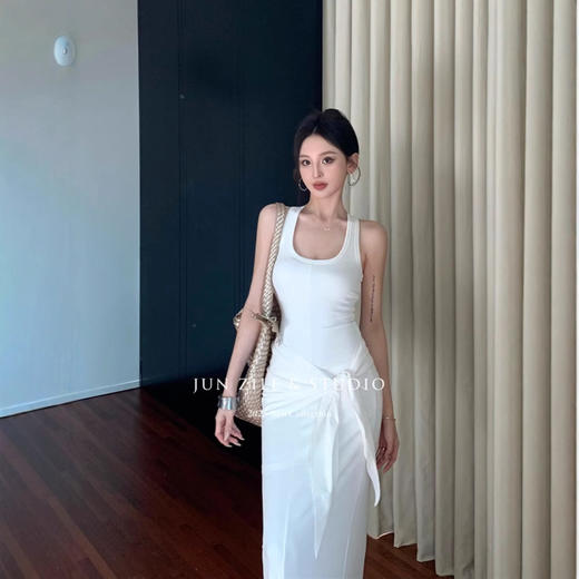 设计款裙子 春夏连衣裙配腰带 遮肚子辣妹U领修身显瘦工字背心长裙 吊带裙 商品图0