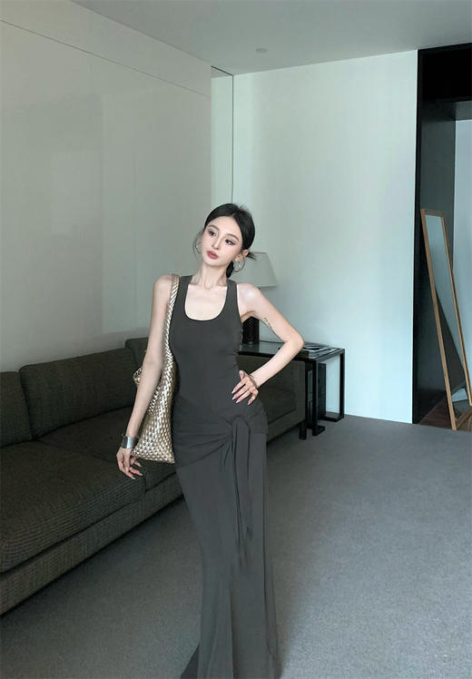 设计款裙子 春夏连衣裙配腰带 遮肚子辣妹U领修身显瘦工字背心长裙 吊带裙 商品图1