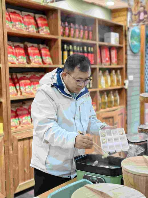 【4盒装】无抗生素无激素纯粮黑土猪肉肉馅手工早餐速食抄手 商品图7