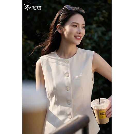 米思阳2026春季新品【时尚百搭无袖马夹】春季单排扣圆领气质通勤叠穿马夹4538 商品图1