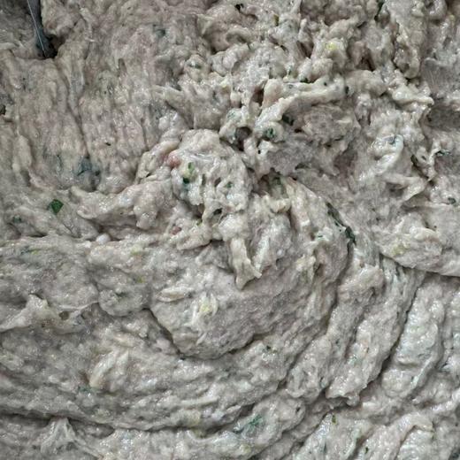 胶东特色鲅鱼馅 | 精选深海野生新鲜大鲅鱼，手工剔刺，绞成细腻鱼糜。两种规格： 纯鲅鱼馅+黑猪肉鲅鱼馅，可以包饺子，也可以做鲅鱼丸汤，一盒500g。⭐️顺丰快递 商品图6