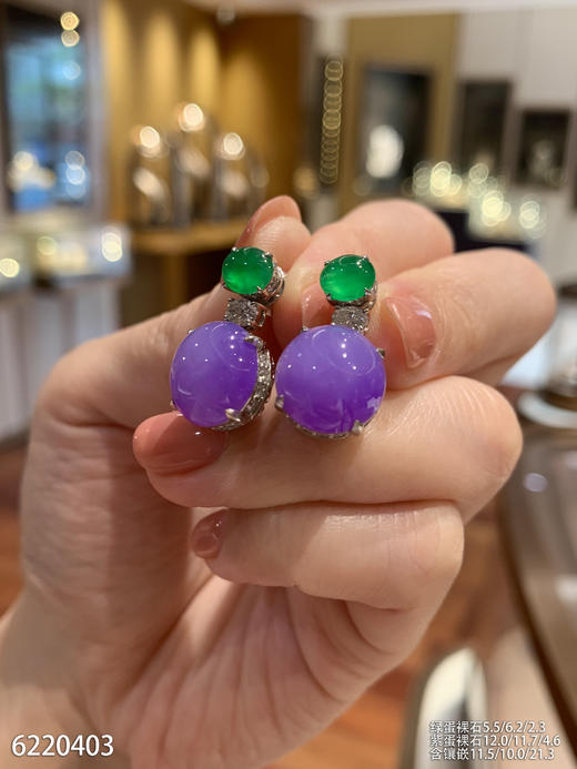 6220403，蛋面耳坠。具体价格微信咨询 商品图1