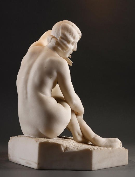 独角鹿西洋古董19世纪末至20世纪初比利时雕塑家Fernand Dubois签名出品卡拉拉大理石精雕人物雕塑《坐姿少女》 商品图6