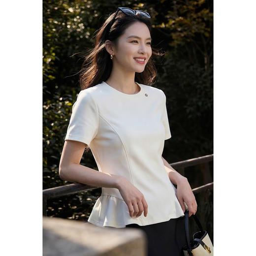 【预售7天】香颂小花蕾T恤 米思阳2026春夏新款荷叶边短袖T恤女打底衫内搭鱼骨修身设计感小众上衣白1114/1155 商品图2