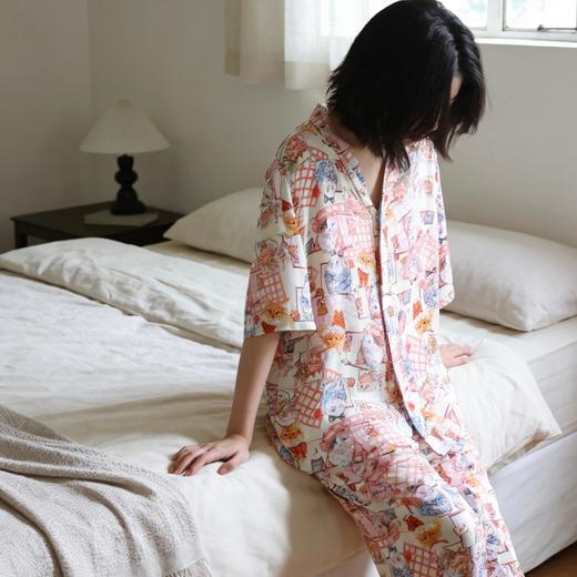 加入购物车，单拍不发！买一送一【喜林贝尔 亲子款莱纱绸-涂鸦家居服】遛弯套装 莱赛尔+棉绸 母婴A类面料 7色花色 短袖+裤子 商品图6