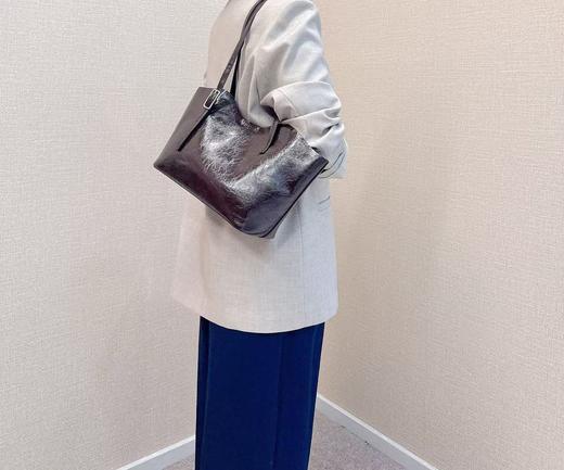 双肩带牛角包咖啡色 商品图6