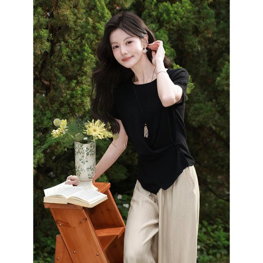 鹿向南【0328/20:00新品前1小时7折限量100件】黑色T恤 商品图2