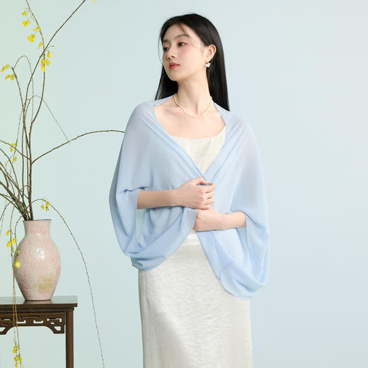 三彩2026新款国风雪纺披肩轻薄宽松遮阳外搭简约优雅通勤茶会高级 商品图3