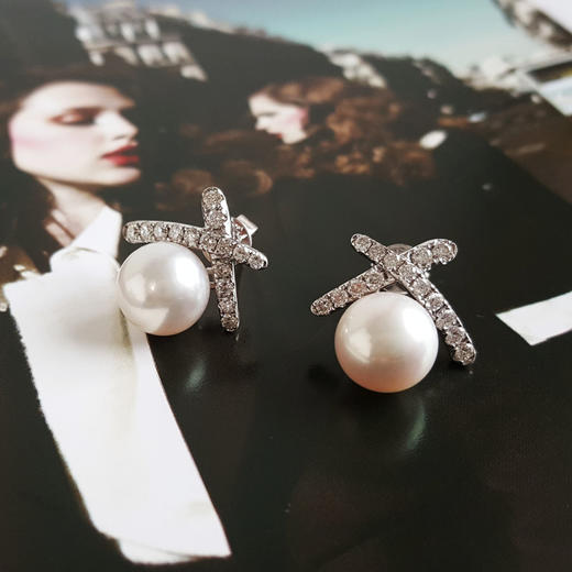 【天然正品】AU750白金镶钻镶天然近完美约8.2MM AKOYA粉色晕彩海水珍珠耳钉18.3*14.2*13.3MM（皆取最大值）250326XY41 商品图3