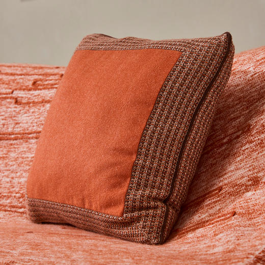 羊绒针梭相拼抱枕  SJF98P703N 商品图4