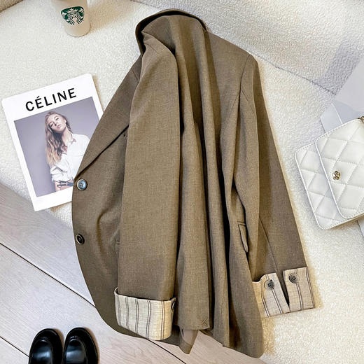 【清风外衣】卡其色袖口条纹西装外套！女2026春秋季新款韩版气质小众设计感西服！ 商品图0