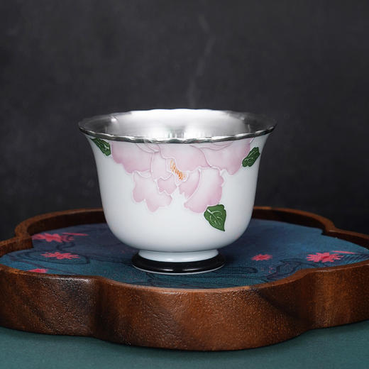 子佩集【国色欢瑞】银S990摆件【TZYF051】茶具牡丹浮雕葵口茶杯2602 商品图0