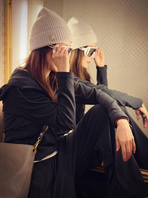 早春慵懒高级感蛋白棉绒假两件连帽套装 商品图1