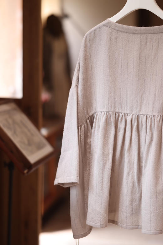 黄阿福 细条纹羊毛七分袖娃娃衫 商品图3