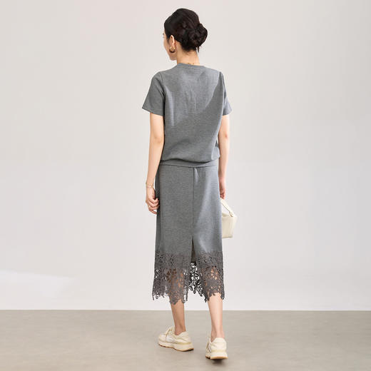 「高货wl」全新升级【铂金会员293/天猫389/差价96】(99232)洛诗琳2026新款气质山茶花烫钻短袖上衣蕾丝拼接半裙两件套 商品图2