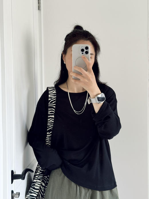 呼吸感-极简风宽松圆领薄长袖T恤【包邮+三天无理由退换】 商品图12