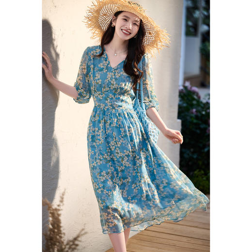 【预售3天】100%真丝乔其纱 都市浪漫碎花裙 海风捎来春日 米思阳2026春夏新款气质碎花收腰显瘦灯笼袖中长沙滩连衣裙1092/1079 商品图2